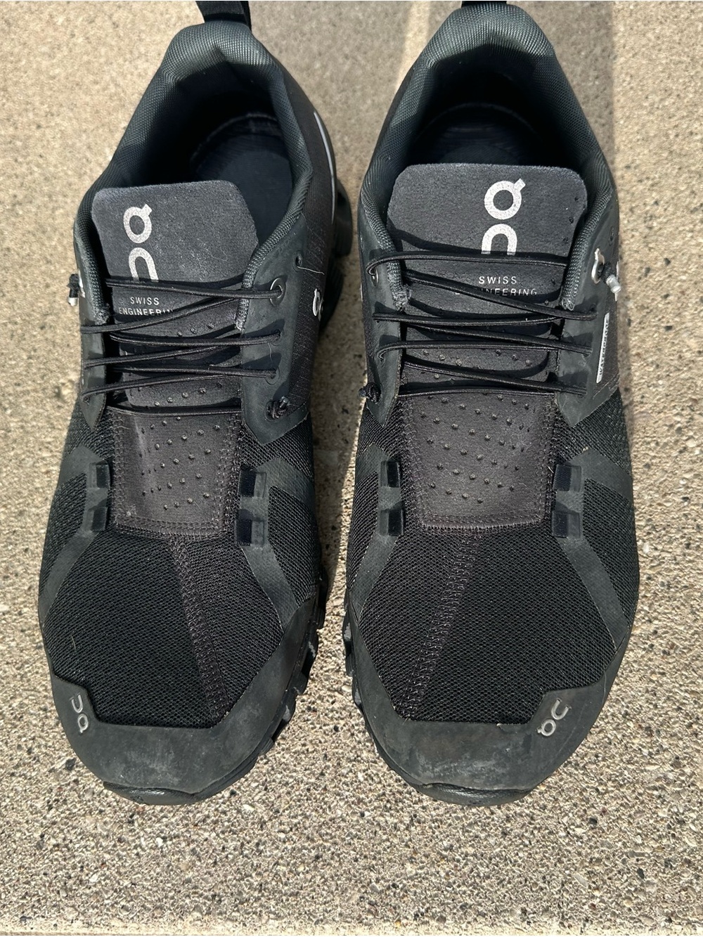 On Running Men's Black Athletic Trail Sneakers